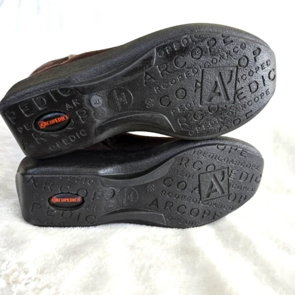 Womens Elegant Brown Knee-High Boots Sz 7.5 Casual Comfort Low Wedge Heel - Picture 8 of 9